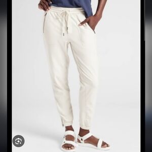 Athleta Farallon Jogger Size 4 In Magnolia White Soft Cotton Pants